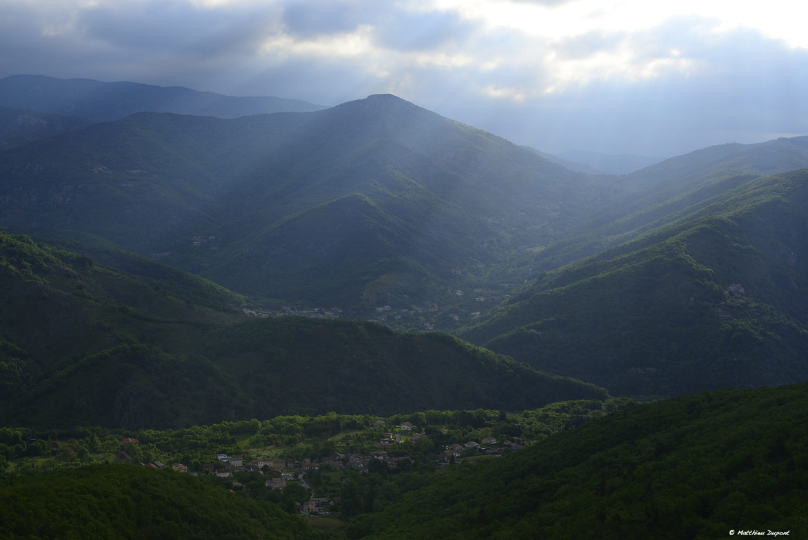 Quelques minutes avant le départ du trail "La Chaussée des Géants" à Thueyts en Ardèche